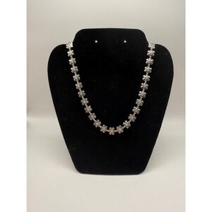 Vintage Silver Tone Floral Necklace – Feminine Statement Costume Jewelry